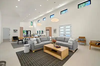 Modern Luxury Home in Town | Sleeps 6