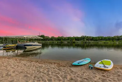 Image de Beach House 2 | Lake Lbj | Sleeps 24