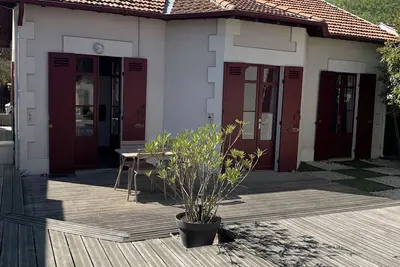 Image de Maison Arcachonnaise plein centre donnant sur une belle terrasse au calme absolu
