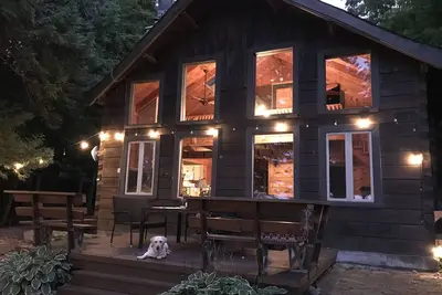 Image de Deer Bay Chalet - Kawartha Lakes waterfront Cottage