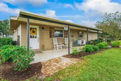 Image de 3br Farmhouse Near The Villages, Fenced for Dogs, Perfect for Exploring/Relaxing