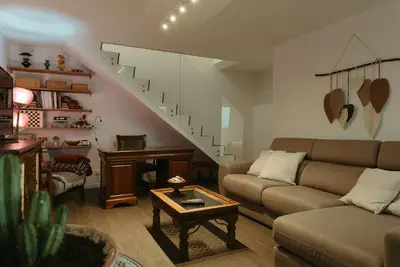 Image de Charming 3-bedroom house, 2 Wc, jacuzzi and barbuecue. Free parking and wi-fi.