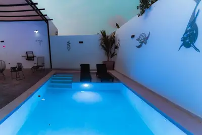 Image de Piscina grande, 3 recamaras, 3 baños, Un solo piso. Wifi fibra optica, parking.