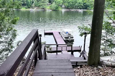 Image de Lakefront at Lake Wallenpaupack with Private Dock 3bdr 2bath Hot Tub