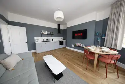 Image de Modern and Spacious Scarborough Apartment in The Artist's House