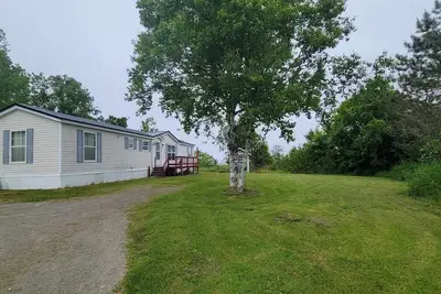 Image de Cozy two bedroom home with ocean view. Quiet and secluded location.