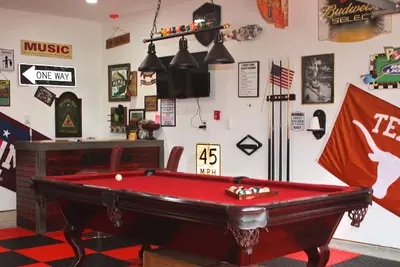 Image de The Honey Hive - Dog friendly w/ golf cart, game room, and pool access