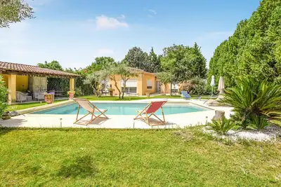 Image de Jolie maison à Sorgues avec WiFi