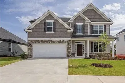 Image de The Hot Tub Retreat- Spacious Charming Home in Canterbury Farms