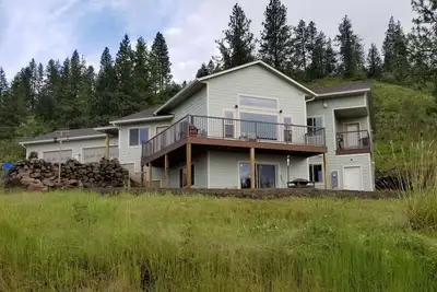 Image de Hawk's Nest\nEntire 1650 Sqft lower level.