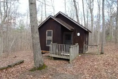 Image de Unit Ii at Camp Golden Pond - Quaint, Rustic Cabins half hour from Penn State