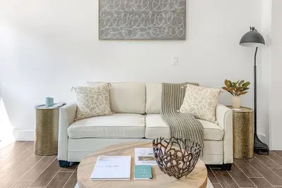 Perch - Baker's Acres: Tranquil Studio on View Property