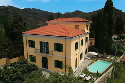 Image de Maison de vacances à Massarosa avec 6 chambres à coucher, 12 couchages