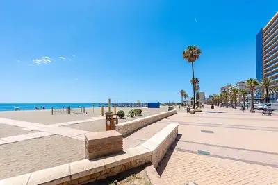 Image de Beautiful beachfront apartment. Panoramic Mediterranean sea view. Newly renovated.