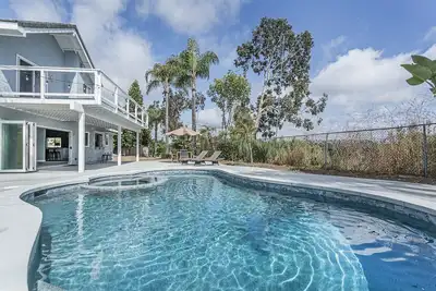 Image de ~Open 4/2-4! Beachy Lagoon Getaway! Pool & Spa, Pets Ok, Remodeled! ~