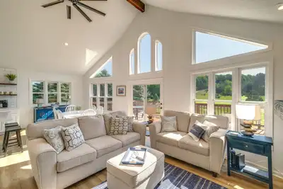 Image de Beautiful Bellaire Home w/ Amenities, 4 Mi to Lake