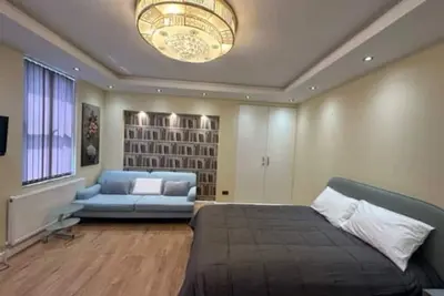 Image de Lovely Apartment Near Gatwick Airport