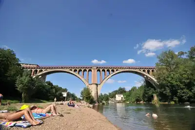 Image de Maison de ville avec extérieur à 1 mn de la plage.