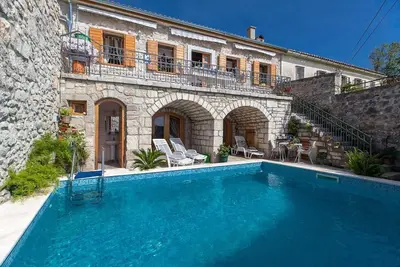 Image de 4 bedroom Villa Ljuba with pool in Crikvenica, 6+2