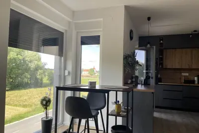 Image de Apartment Nebo is a modern apartment with a view of the old town and mini zoo.