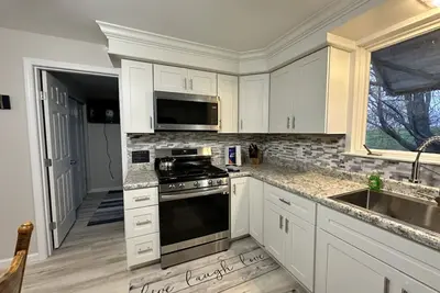 Image de Relaxing 3 bedroom cottage right off Lake Carlyle