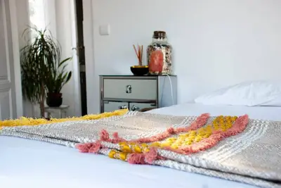 Image de Light & Airy Historic Centre House with Balconies