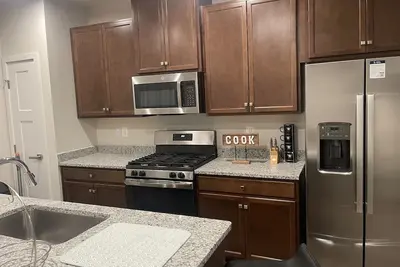 Image de The newly built townhouse 5 min away from the airport and a mile from stores