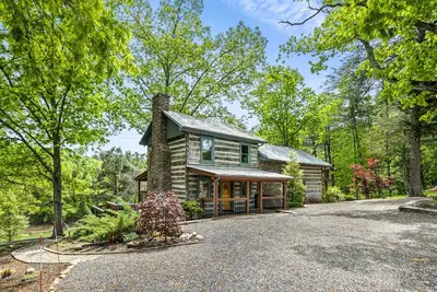 Image de Historic Lakefront Cabin w/ Private Dock and Hot Tub