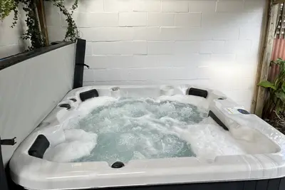 Image de Spa by the Sea -ideal for Family Holidays, Business Travel, or Away With Friends