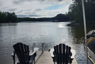 Image de Arcade, billiards, firepit, kayaks, dock, 65\" TVs, private dock, grill & smoker