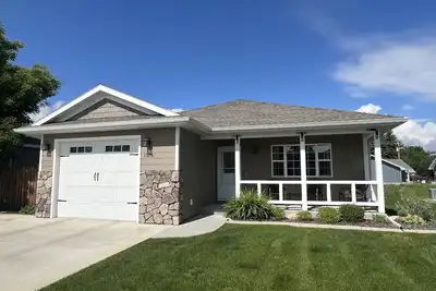 Image de Cozy Cody cul-de-sac home! Sleeps 6.