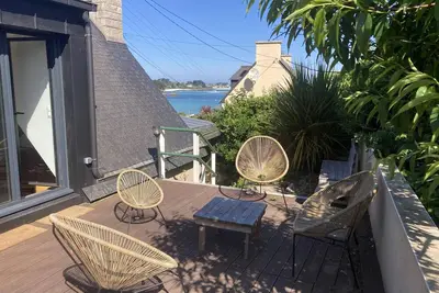 Maison au bord de l'eau, terrasse vue mer, plage à pied