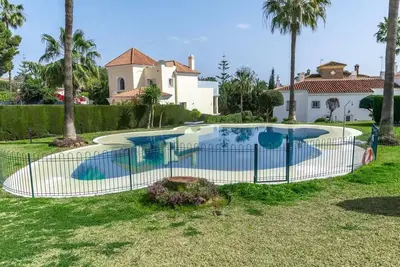 Las Rosas, Riviera del Sol