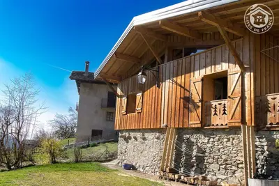 Image de A 30km d'Albertville et à 40km de Chambéry, dominant le Val Gelon, petite vallée située entre le Par