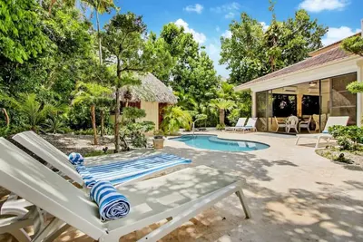 Image de Tortuga B54: Charming villa close to beach w/ pool, staff, and golf cart