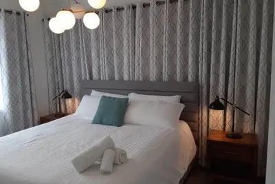 4br Apartment | Steps to Beach | Wi-Fi | Nightlife