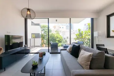 Charming & Quiet 1 Br in Heart Tel Aviv Safe Room