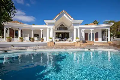 Image de Please Inquire Before Booking – Luxury Villa