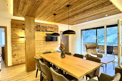 Image de Alpenstolz #4. 04 Alpine with coolfire