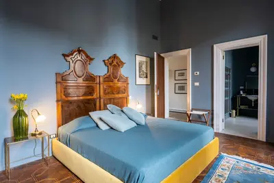 Image de Borgoloco Venetian palace with canal view