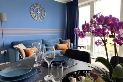 Image de Modern and Comfortable 2-bed 2-bath Apartment Your Perfect Business Suite