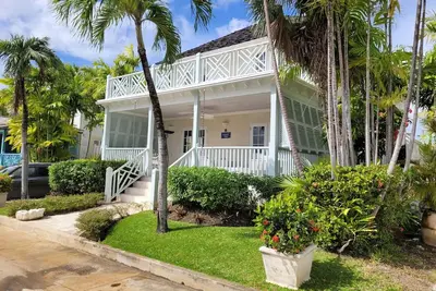 Image de Beautiful  4br villa w/pool in St James, Porters. 5 min walk to gorgeous beach.