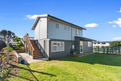 Image de Beachcomber's Paradise – Waihi Beach Holiday Home