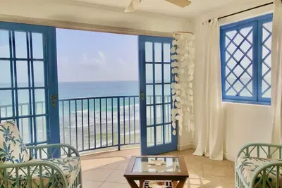 Image de Breathtaking Panoramic Ocean View Condo