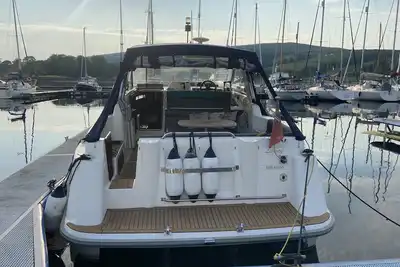 Image de Motor Yacht on Isle of Bute. Ideal for couples, or families. In Marina.
