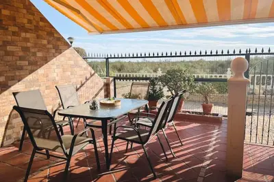 Image de Great vacation home & sun terrace right by the sea