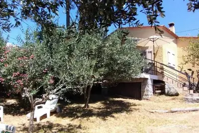 Image de Villa dans terrain clos, calme à 700 plage et 5 mn rues piétonnes.