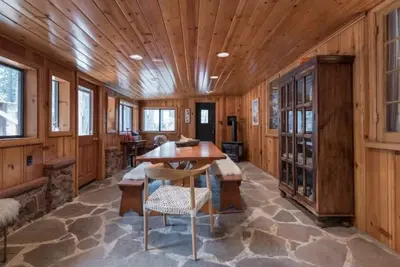 Image de Charming 4 bedroom Chalet on the Westshore of Lake Tahoe with Hot Tub!