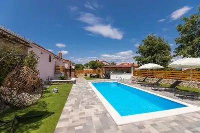 Image de Holiday house Meri with a heated Pool