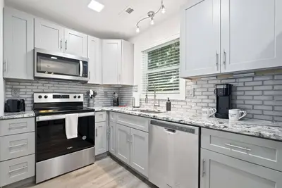 Image de Discover Urban Luxury: 4-Bedroom Retreat in the Heart of Uptown Charlotte!